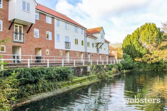 3&nbsp;Bedroom&nbsp;Town House